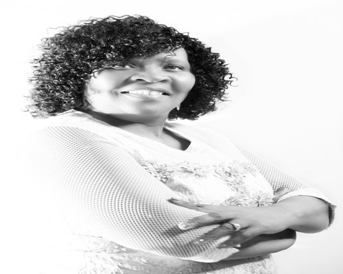 testimonial woman satisfied